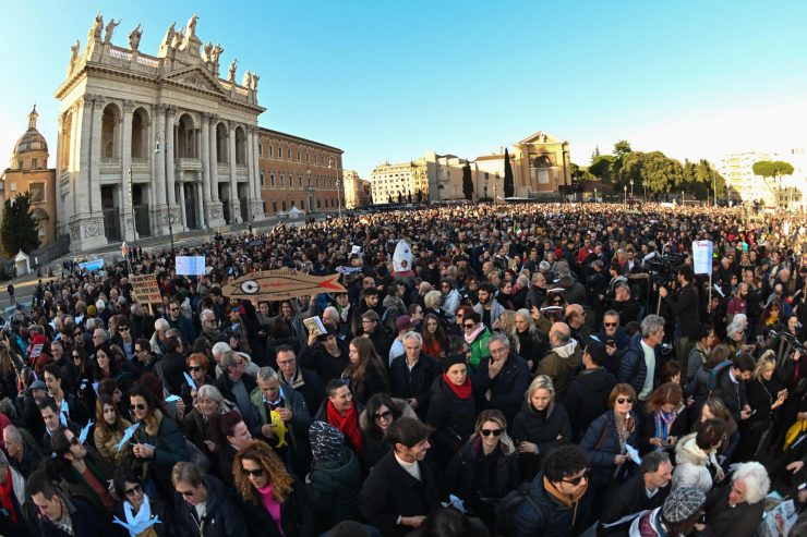 Protest gegen Rechtsruck in Italien / Wie eine Bewegung Druck auf Salvinis Lega macht