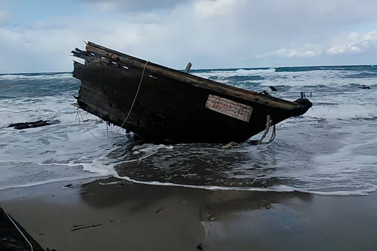 Japan / Wrack mit Leichen angespült: Das Boot stammte vermutlich aus Nordkorea
