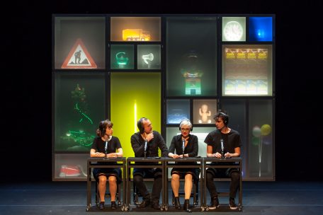 Théâtre documentaire / Réenchanter le monde: „Is There Life on Mars?“