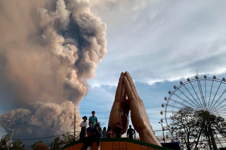 Philippinen / Gefährlicher Vulkanausbruch in Calamba - ein Toter