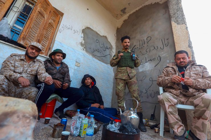 Libyen / Vor der Lösungssuche in Berlin: Wer mitmischt im Krieg und wer welche Interessen hat