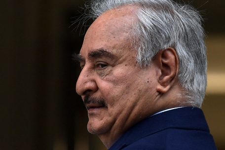 Feldmarschall Khalifa Haftar will al-Sarradsch von der Macht verdrängen und belagert seit Monaten mit seinen Truppen die Hauptstadt Tripolis