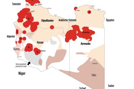 Die drei Regionen Tripolitanien, Kyrenaika und Fessan bestimmen weiterhin, wie das Herz Libyens pocht. Die Truppen Haftars kontrollieren den ganzen Osten und weite Teile des Südens und belagern seit Monaten die Hauptstadt Tripolis, wo Ministerpräsident al-Sarradsch von vier Milizen verteidigt wird. Tuareg und Tubu sind nicht-arabische Minderheiten in dem rohstoffreichen Wüstenstaat.