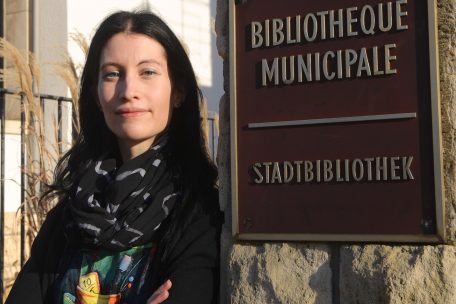 Bibliotheksleiterin Tamara Sondag hat Bücher schon immer ausgeliehen, damals noch im „Bicherbus“. Ihr Lieblingsbuch: „Tintenherz“ von Cornelia Funke