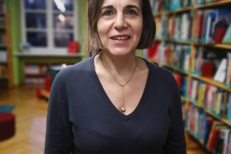 Rosa schätzt den respektvollen Umgang am Arbeitsplatz und mag es, abends alleine mit den Büchern zu sein