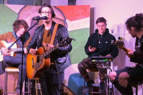 Die luxemburgische Band „Cheak!“ sorgte auf der Präsentationsparty in der Escher Jugendherberge für gute Stimmung.