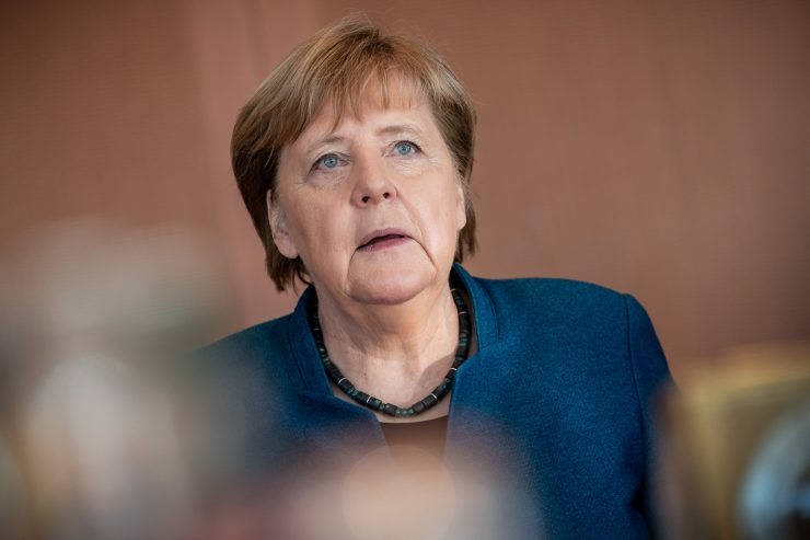 Deutschland / Merkel dringt auf Konsequenzen in Thüringen: „Unverzeihlich“