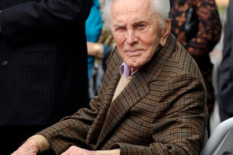 Schauspiel-Gigant / Hollywood-Legende Kirk Douglas mit 103 Jahren gestorben