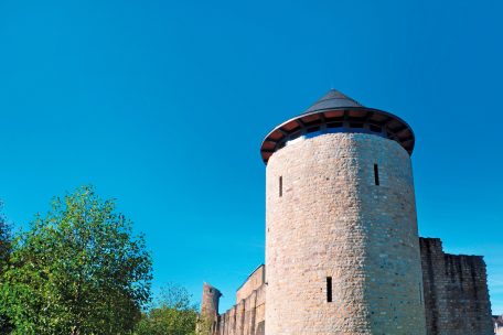 In diesem renovierten Turm der alten Stadtmauer kann man übernachten und einen Rundumblick auf Echternach genießen