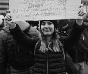 Anetta Mosr ist engagierte Klima-Aktivistin. Bei der ersten „Fridays for Future“-Demo hatte sie sich für eine umgeänderte Strophe aus der Nationalhymne entschieden.