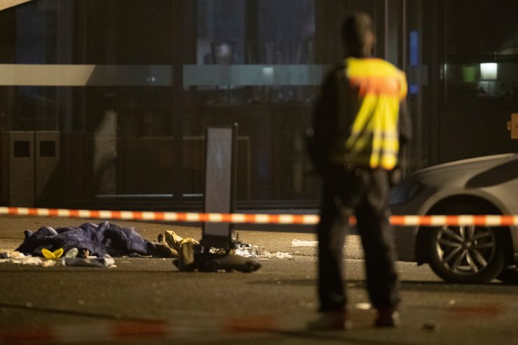 Tötungsdelikt / Mann vor Tempodrom in Berlin erschossen – Täter sind weiter flüchtig