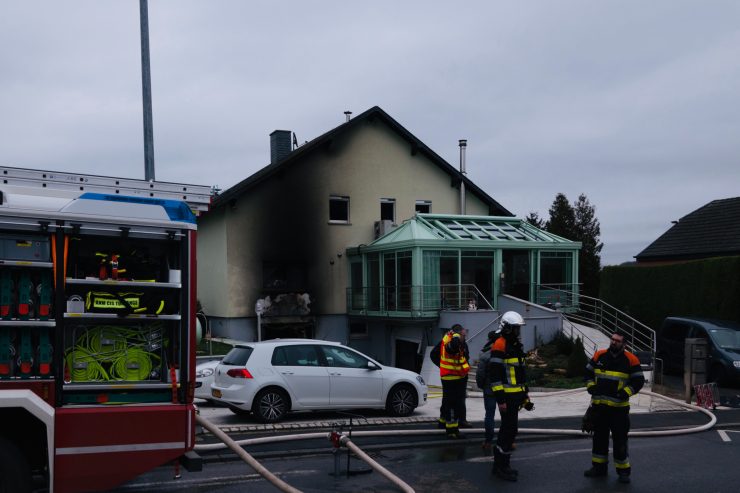 Hausbrand / Gasflaschen in einem Keller in Tüntingen explodiert – Haus nicht mehr bewohnbar
