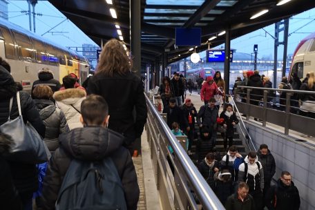 Kostenloser Nahverkehr  / Funktionieren unsere Busse und Bahnen? – Mit Schweiz-Erfahrung durch Luxemburg 