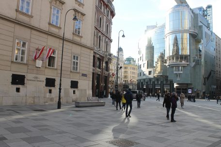 Ein Stück Moderne in der „Inneren Stadt“. Das Haas-Haus liegt gegenüber vom Stephansdom.