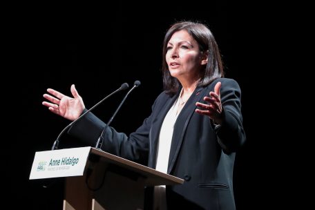 Die Amtsinhaberin Anne Hidalgo setzt im Wahlkampf auf Öko- und Sozialthemen.