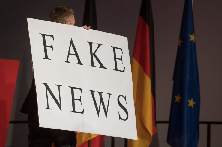 Lügen über Corona / Warum gerade jetzt Fake News florieren
