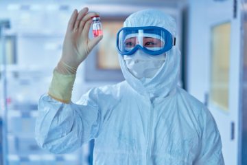 Wirtschaft  / Corona: Wo die Schutzanzüge herkommen  