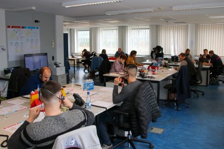 Coronavirus / Tausche Horn gegen Hörer: Militärmusiker helfen in Hotlinezentrale der Regierung
