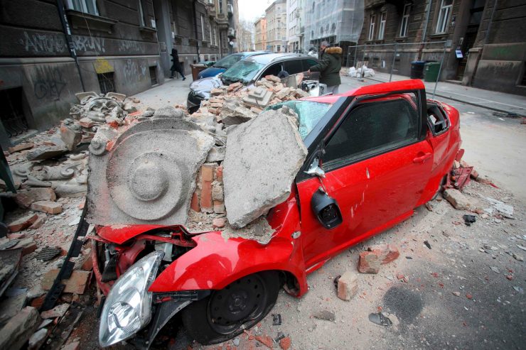 Einstürzende Altbauten / Heftiges Erdbeben in Kroatien verwüstet Zagreber Altstadt