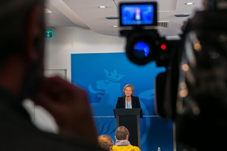 In diesen Corona-Tagen richten sich in Luxemburg alle Augen auf Paulette Lenert – zurzeit erfährt die Mondorferin einen wahren Popularitätsschub