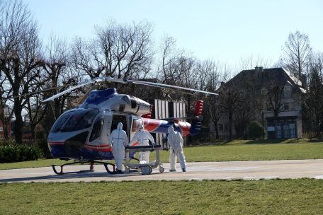 Hilfe für Frankreich / Rettungshubschrauber bringt drei Patienten nach Esch
