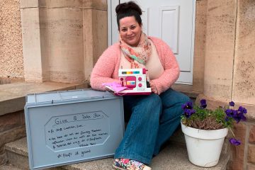 Covid-19-Pandemie / Kampf gegen den Engpass: Privatleute stellen jetzt Masken her