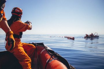 Corona-Krise / Migranten auf Rettungsschiff sollen in Quarantäne auf See