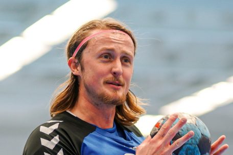 Die Zahl 20: Mikel Molitor trägt seine Rückennummer auf dem Finger stets bei sich