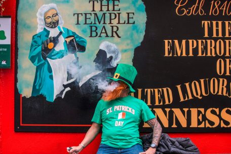 In Irland fing es damit an, dass die Feiern zum St. Patrick’s Day abgesagt wurden – auch jetzt zögert die Republik, die Maßnahmen zu lockern 