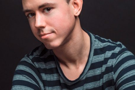 Alain spannt den Bogen / „Für jede Art von Musik offen bleiben“: Artem Lonhinov über seine erste Oper