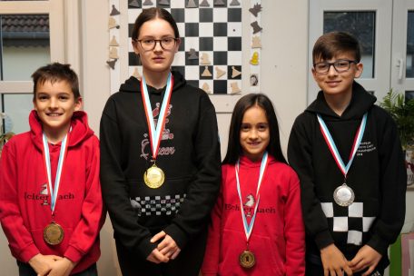 Schach / Familie Burdot aus Steinheim mischt die Schachwelt auf