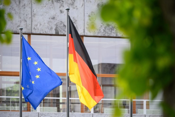 Reaktionen / Deutsches Verfassungsgericht urteilt gegen Anti-Krisenpolitik der EZB