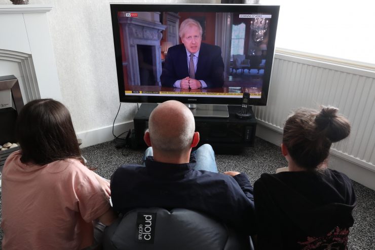 „Bleibt wachsam“ / Johnson verkündet Verlängerung der Ausgangssperre und vorsichtige Lockerungen