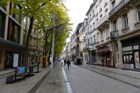 Shopping / Ein Stück Normalität in Luxemburgs längster Einkaufsstraße