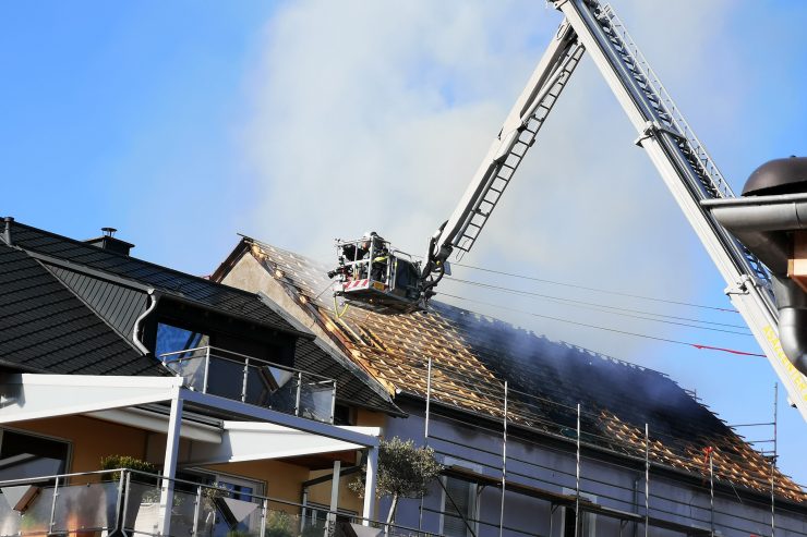 Deutschland / Hausbrand in Perl löst grenzübergreifenden Feuerwehreinsatz aus