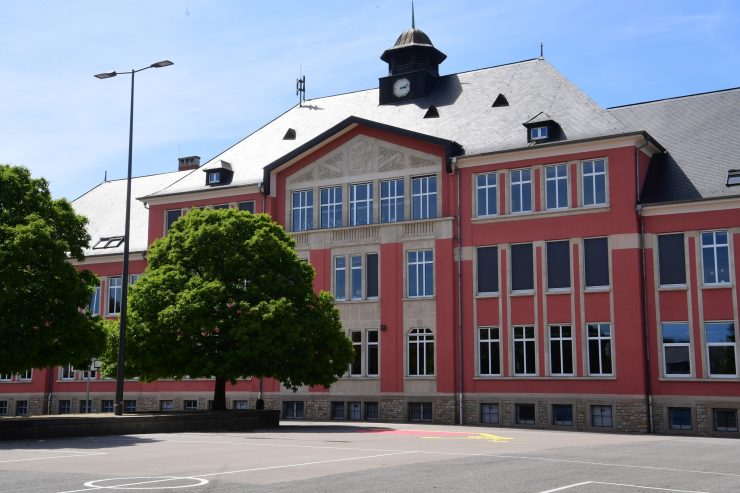 Am 25. Mai / In Düdelingen laufen die Vorbereitungen für den etwas anderen Schulbeginn