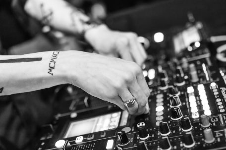 Nachtleben / Wenn die Clubs geschlossen sind, wird eben gestreamt