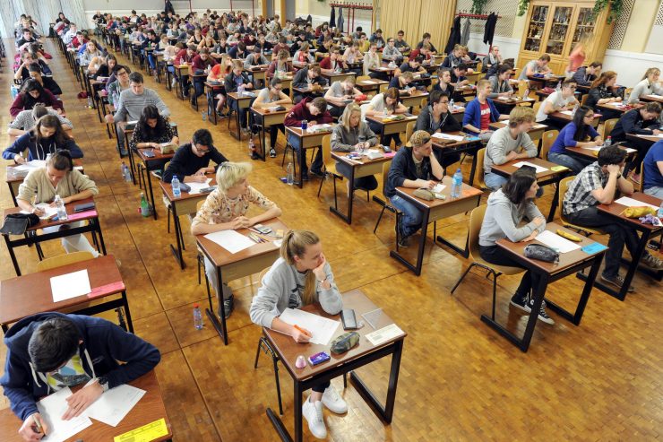 Prüfungen / Ab Montag schreiben die Schüler der Premières und Treizièmes ihre Examen