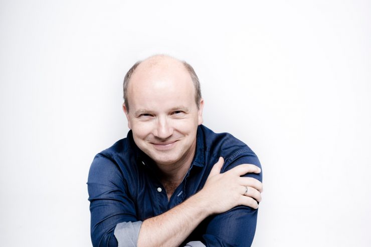 Alain spannt den Bogen / Dirigent Roland Kluttig: „Die für mich größte Musik kann ich leider nicht dirigieren“
