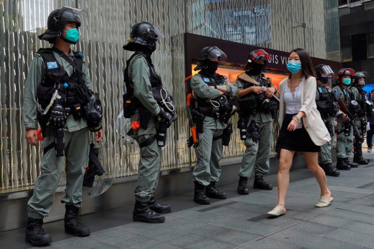 Demonstrationen / Chinas Volkskongress billigt umstrittene Gesetzespläne für Hongkong