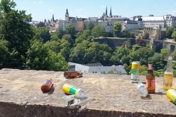 Verdreckte Stadt / Gutes Wetter und Lockerungen ziehen viele nach draußen – mit negativen Konsequenzen für die Umwelt