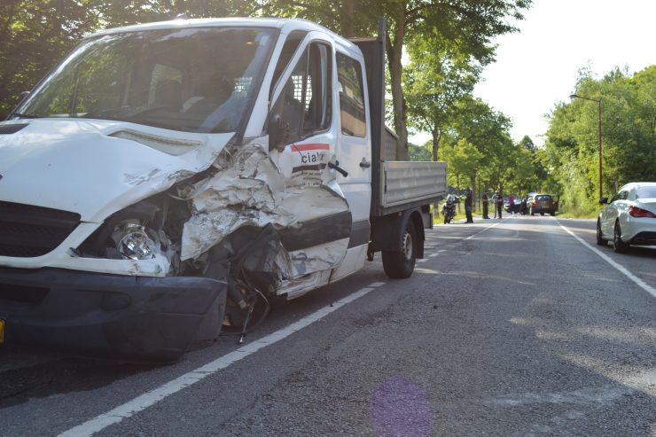 Unfall / Lieferwagen rammt gleich drei Fahrzeuge zwischen Vichten und Bissen