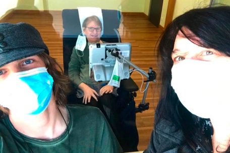 In zwölf Wochen hat Familie Klepper sich nur ein Mal gesehen. 20 Minuten lang, in Anwesenheit eines Heimmitarbeiters, mit Maske und einer dicken Plexiglasscheibe dazwischen.