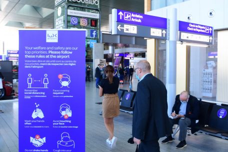 Flugverkehr / Reisende aus Schweden müssen nicht in Quarantäne – kriegen aber Gutschein für Corona-Test