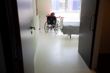 Besuchsrechte im Altenheim / Patientevertriedung: „Viele Leute fühlen sich wie im Gefängnis“