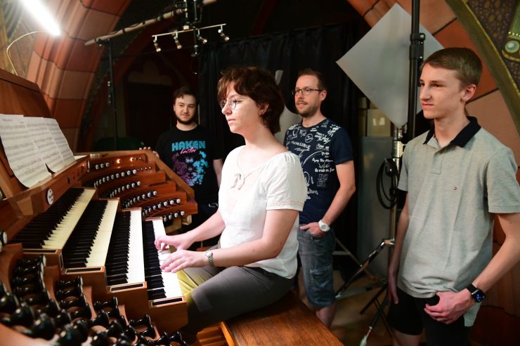 Orgel / Junge Musikschüler begeistern sich für die Königin der Instrumente