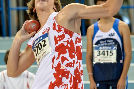 Schon in seiner Jugend wurde sein Talent für das Kugelstoßen deutlich