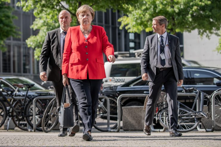 Deutschland / Corona bremst Merkels Bodyguards aus