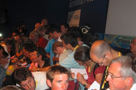 Andy Schleck auf der Pressekonferenz vor der Tour 2010