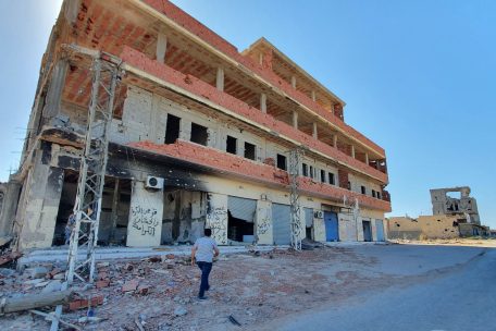 Zerstörte Nachbarschaft im Süden von Tripolis